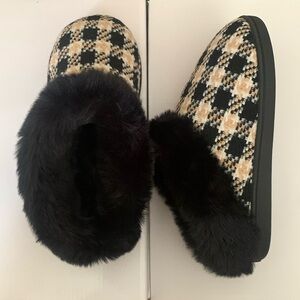 Very soft plaid tweed slippers, never worn